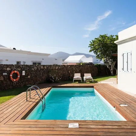 Puerto Del Carmen Sleeps 6 Pool Wifi T812191 Vila Puerto del Carmen (Lanzarote)