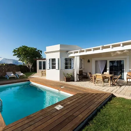 Vila Puerto Del Carmen Sleeps 6 Pool Wifi T812191 *